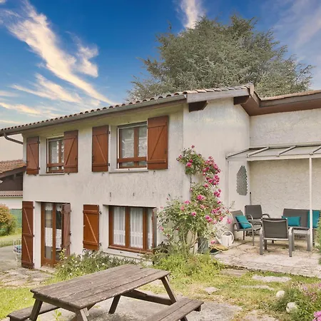 Maison Calme Dans Un Beau Jardin Holiday home La Roche-Chalais